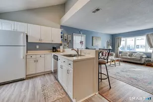 24 Lorraine Ct, East Hartford, CT 06105 - Photo 11