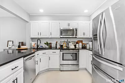 697 Cove Road #APT 1B, Stamford, CT 06902 - Photo 5