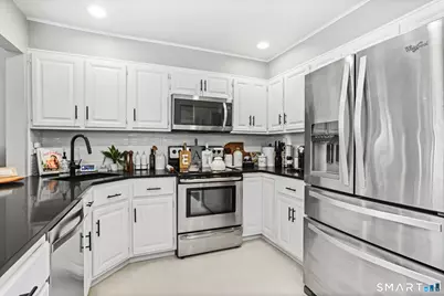 697 Cove Road #APT 1B, Stamford, CT 06902 - Photo 7