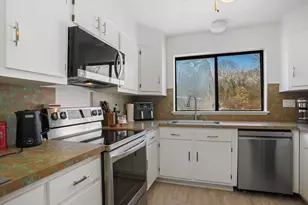 192 Gillies Ln, Norwalk, CT 06854 - Photo 7