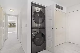 192 Gillies Ln, Norwalk, CT 06854 - Photo 15