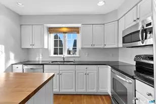 30 Osborne Pl, Fairfield, CT 06890 - Photo 11