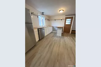 24 Saint Johns Street, Middletown, CT 06457 - Photo 3