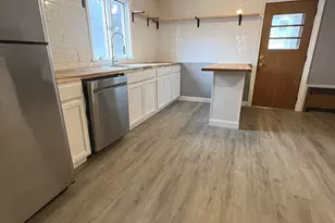 24 St Johns St, Middletown, CT 06457 - Photo 3