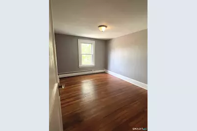 24 Saint Johns Street, Middletown, CT 06457 - Photo 11