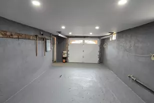 235 Burnsford Ave, Bridgeport, CT 06606 - Photo 35