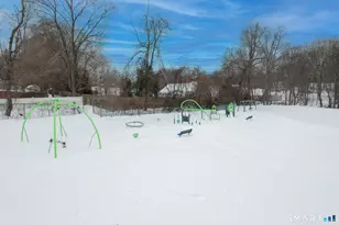 220 Melville Dr, Fairfield, CT 06825 - Photo 23