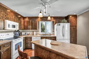 89 Merriman Rd, Wethersfield, CT 06109 - Photo 15