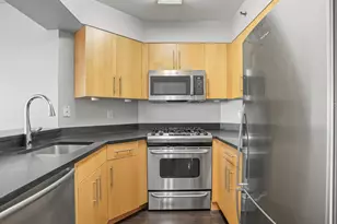 25 Forest St, Stamford, CT 06901 - Photo 9