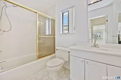 2437 Bedford Street #C11, Stamford, CT 06905 - Photo 9