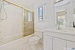 2437 Bedford St, Stamford, CT 06905 - Photo 9