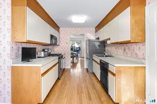 141 The Meadows, Enfield, CT 06082 - Photo 7