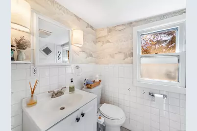 944 Totoket Road, North Branford, CT 06472 - Photo 13