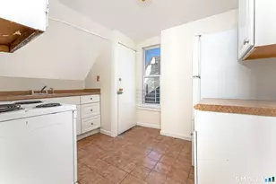 59 Franklin Ave, Hartford, CT 06114 - Photo 7