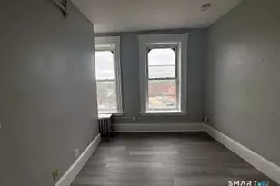 343 W Main St, Waterbury, CT 06702 - Photo 9