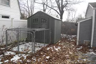 32 Walnut Cir, Windsor Locks, CT 06096 - Photo 3