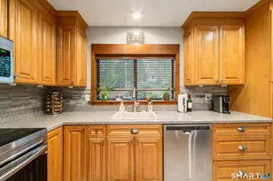 26 Vidich Ln, Naugatuck, CT 06770 - Photo 11