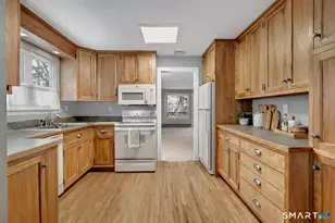 1 Great Oak Ct, Cromwell, CT 06416 - Photo 9