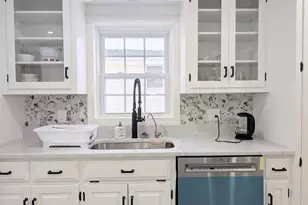 170 Edgewood St, Stratford, CT 06615 - Photo 17