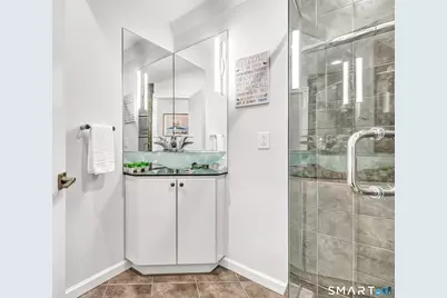 1053 Fairfield Beach Road, Fairfield, CT 06824 - Photo 27