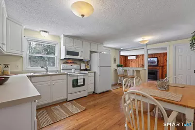 9 Barry Lane, Simsbury, CT 06070 - Photo 7