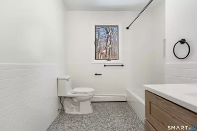 24 Pleasant Hill Road, Newtown, CT 06470 - Photo 9