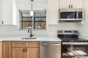 24 Pleasant Hill Rd, Newtown, CT 06470 - Photo 7