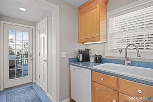 88 Veres St, Fairfield, CT 06824 - Photo 11