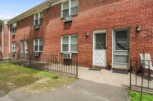 85 Abner Ct, Bridgeport, CT 06606 - Photo 9