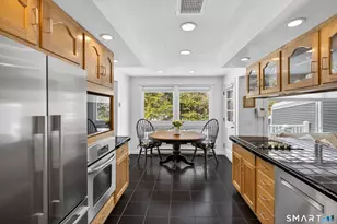 14 Centre Village Dr, Madison, CT 06443 - Photo 9