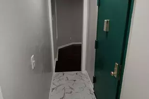 1071 Pembroke St, Bridgeport, CT 06608 - Photo 5