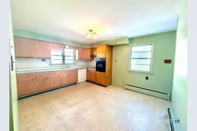 282 Horace Street, Bridgeport, CT 06610 - Photo 5