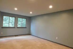 15 Pine Needle Dr, Stratford, CT 06614 - Photo 9