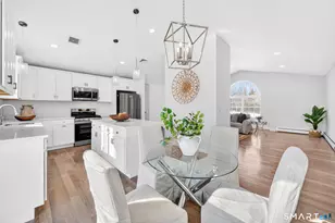 281 Briarwood Ln, Middletown, CT 06457 - Photo 7