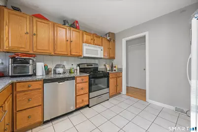 74 Village Lane, Bridgeport, CT 06606 - Photo 11