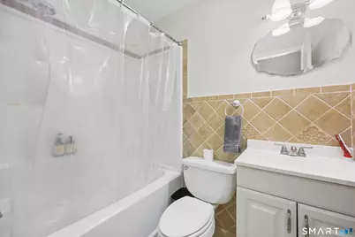 74 Village Lane, Bridgeport, CT 06606 - Photo 23