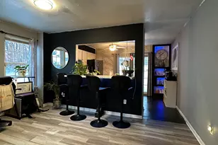 203 Oakland St, Manchester, CT 06042 - Photo 7