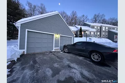 203 Oakland Street #APT F, Manchester, CT 06042 - Photo 5