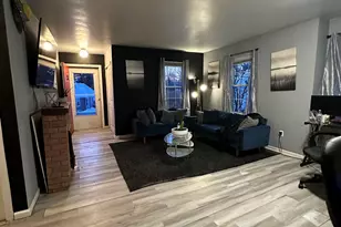 203 Oakland St, Manchester, CT 06042 - Photo 3