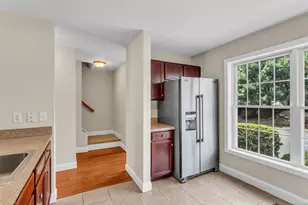 15 Freedom Way, East Lyme, CT 06357 - Photo 3