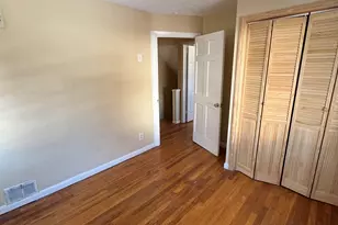 117 Dupont Pl, Bridgeport, CT 06610 - Photo 9