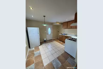 117 Dupont Place #119, Bridgeport, CT 06610 - Photo 3