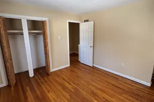 117 Dupont Pl, Bridgeport, CT 06610 - Photo 7