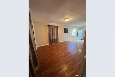 117 Dupont Place #119, Bridgeport, CT 06610 - Photo 5