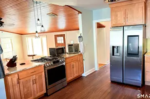 16 Grand St, Thomaston, CT 06787 - Photo 9