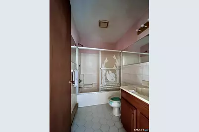 1081 New Haven Road #11J, Naugatuck, CT 06770 - Photo 11