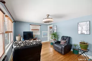 208 Mountain St, Hartford, CT 06106 - Photo 11