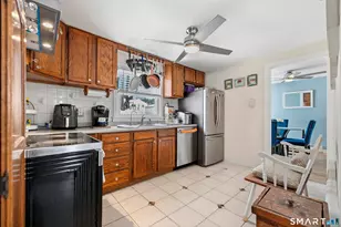 208 Mountain St, Hartford, CT 06106 - Photo 3