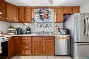 208 Mountain St, Hartford, CT 06106 - Photo 5