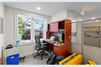 264 Vauxhall Street, New London, CT 06320 - Photo 5